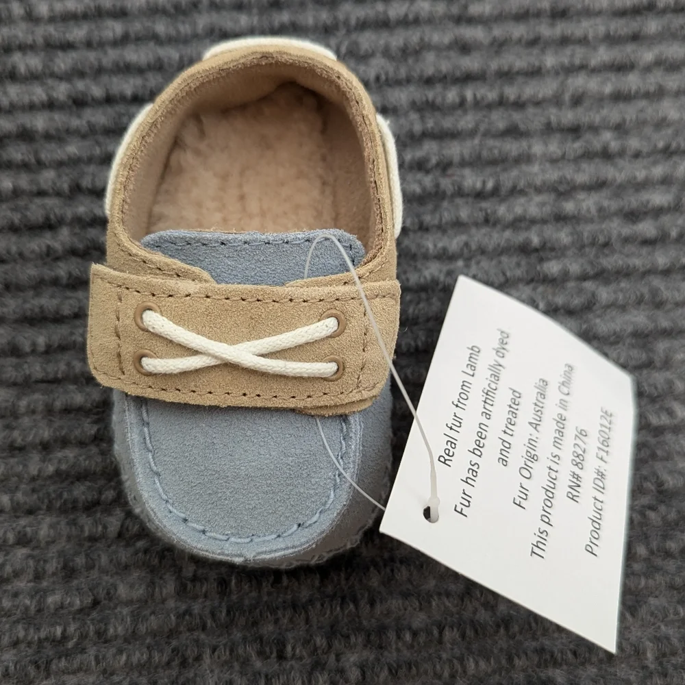 NWT Infant UGGs Lamb Fur Shoes Size Extra Small (1) Boat Shoes, Coastal, Preppy